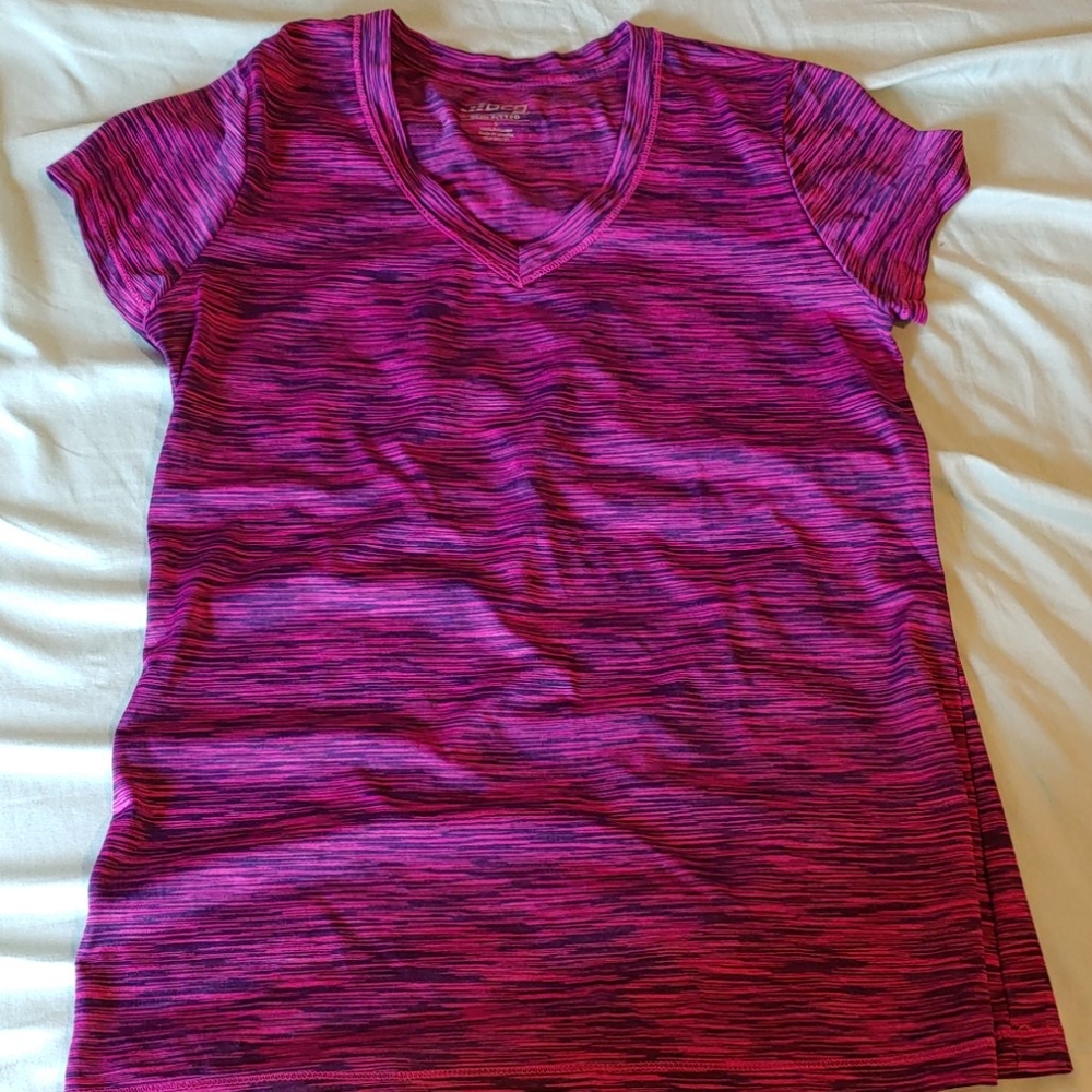 V-neck athletic top womens